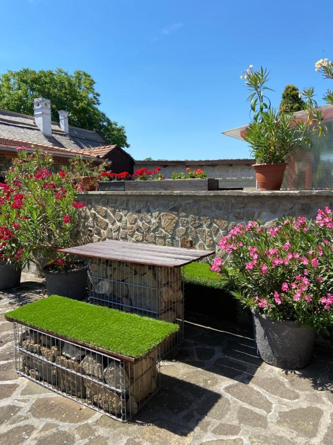 Centrum Vendeghaz Tihany Ngoại thất bức ảnh